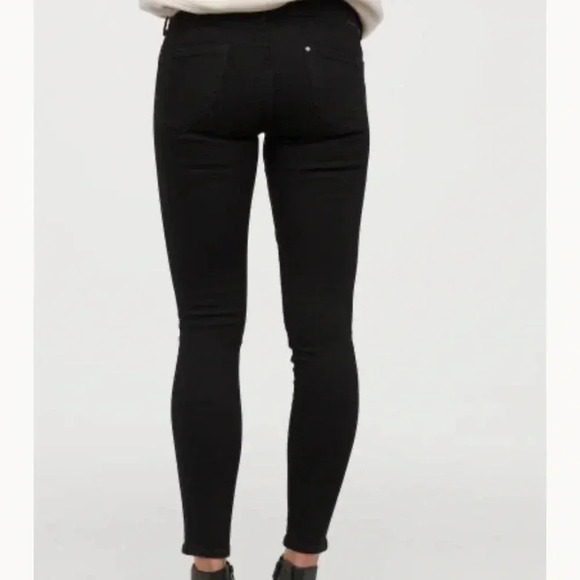 H&M push-up 25x30 Dark black denim jeggings - Picture 3 of 10